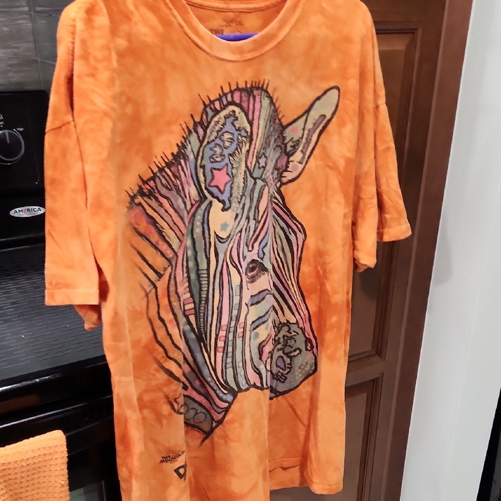 💚The Mountain Vibrant Orange Zebra Tee💚BOGO
